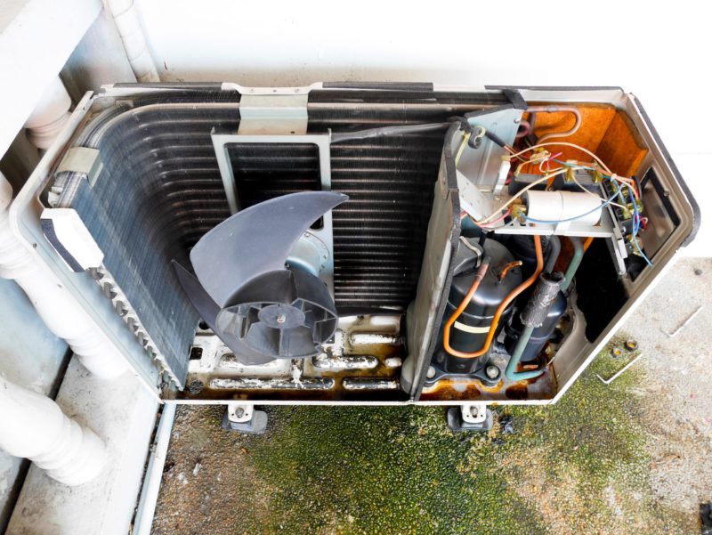 Inside condenser unit for air conditioning